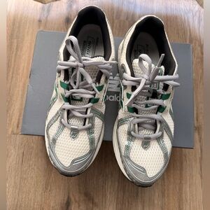 New Balance Sneakers - Gray and Green